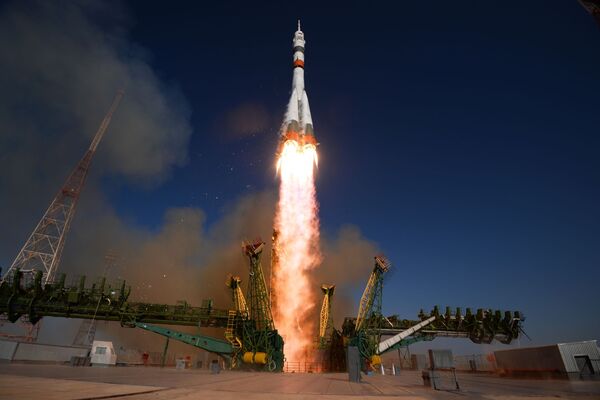 Phóng tên lửa mang Soyuz-2.1a với tàu vũ trụ có người lái Soyuz MS-14 từ bệ phóng sân bay vũ trụ Baikonur - Sputnik Việt Nam