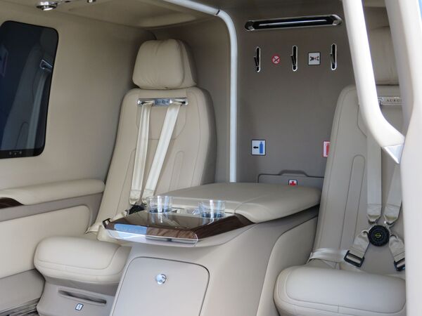 Trực thăng Ansat với nội thất phong cách Aurus được giới thiệu tại MAKS 2019 Trực thăng Ansat với nội thất phong cách Aurus được giới thiệu tại MAKS 2019 - Sputnik Việt Nam