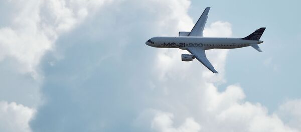 Máy bay chở khách tầm trung của Nga MC-21-300 bay trên MAKS-2019 - Sputnik Việt Nam