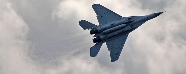 Máy bay chiến đấu tiền tuyến đa chức năng MiG-35 của Nga bay trên MAKS-2019 ở Zhukovsky, ngoại ô Moskva - Sputnik Việt Nam