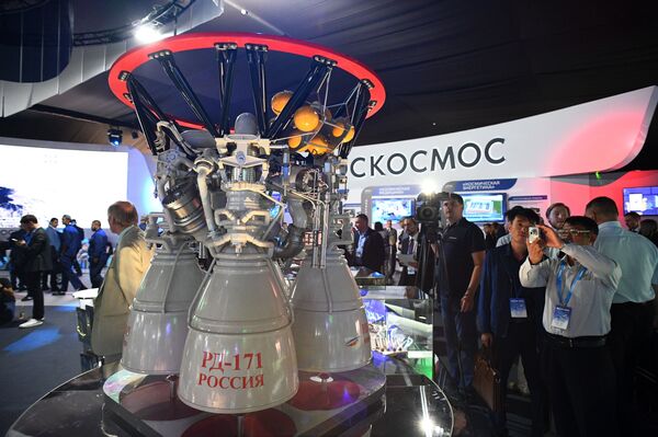 Người đứng đầu Roscosmos giải thích lý do tại sao Mỹ mua động cơ tên lửa từ Nga - Sputnik Việt Nam