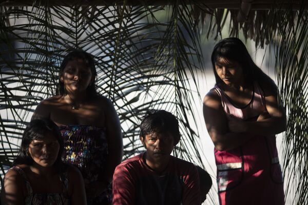 Dịch bệnh làm cho khu vực Amazon của Brazil khó khăn gấp đôi Dịch bệnh làm cho khu vực Amazon của Brazil khó khăn gấp đôi - Sputnik Việt Nam