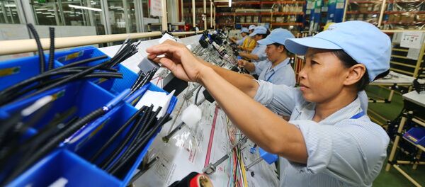 Sản xuất linh kiện điện điện tử tại công ty TNHH Minda (vốn đầu tư của Ấn Độ) cung cấp cho nhà máy của các Tập đoàn lớn tại Vĩnh Phúc như Toyota, Honda, Piaggio. Sản xuất linh kiện điện điện tử tại công ty TNHH Minda (vốn đầu tư của Ấn Độ) cung cấp cho nhà máy của các Tập đoàn lớn tại Vĩnh Phúc như Toyota, Honda, Piaggio. - Sputnik Việt Nam