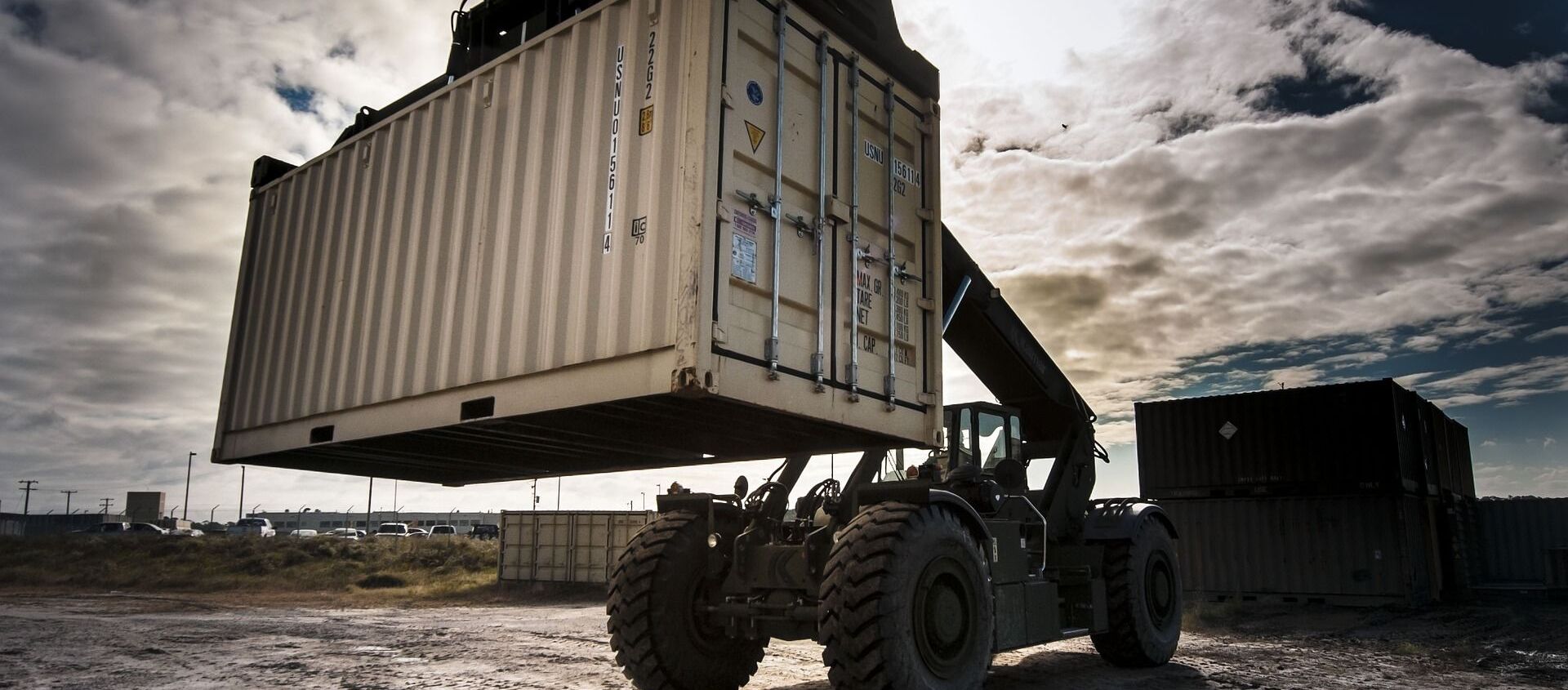 Container vận chuyển hàng hóa - Sputnik Việt Nam, 1920, 17.10.2020