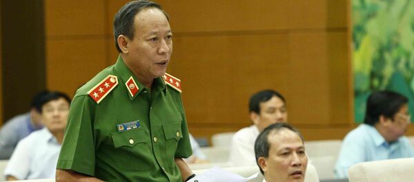 Thượng tướng, Thứ trưởng Bộ Công an Lê Quý Vương phát biểu ý kiến.  - Sputnik Việt Nam