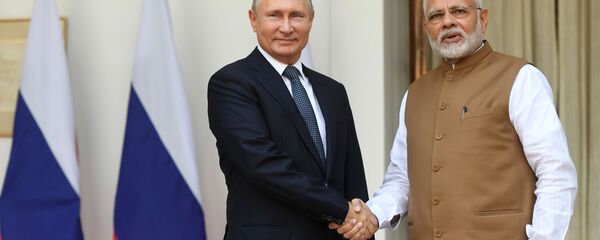 Tổng thống Nga Vladimir Putin và Thủ tướng Cộng hòa Ấn Độ Narendra Modi trong cuộc gặp tại Cung điện Hyderabad ở New Delhi - Sputnik Việt Nam
