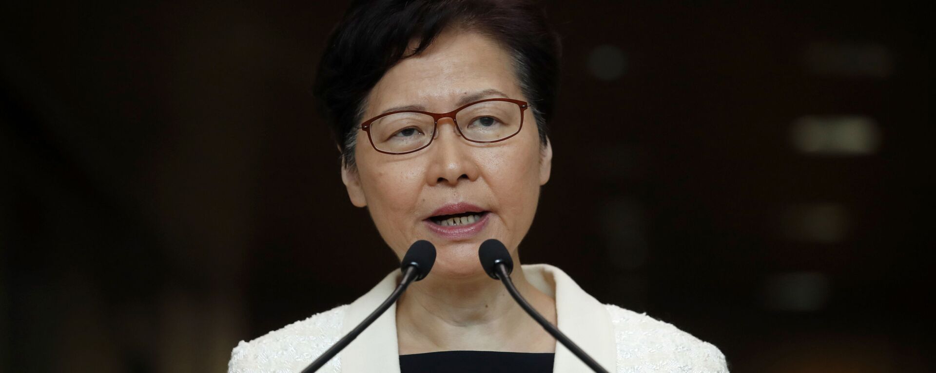 Trưởng Đặc khu Hồng Kông Carrie Lam tại một cuộc họp báo - Sputnik Việt Nam, 1920, 14.12.2021