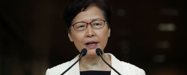Trưởng phòng Hồng Kông Carrie Lam tại một cuộc họp báo - Sputnik Việt Nam
