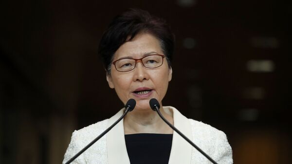 Trưởng Đặc khu Hồng Kông Carrie Lam tại một cuộc họp báo - Sputnik Việt Nam