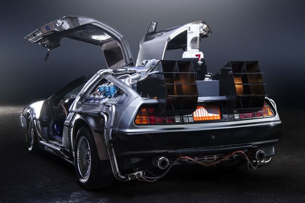 Cỗ xe DeLorean từ bộ phim “Trở về tương lai” (Back to the Future) - Sputnik Việt Nam