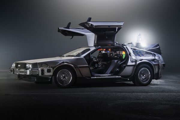 Cỗ xe DeLorean từ bộ phim “Trở về tương lai” (Back to the Future) - Sputnik Việt Nam