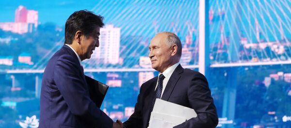 Tổng thống Nga Vladimir Putin và Thủ tướng Nhật Bản Shinzo Abe tham gia Diễn đàn Kinh tế Phương Đông (EEF) Tổng thống Nga Vladimir Putin và Thủ tướng Nhật Bản Shinzo Abe tham gia Diễn đàn Kinh tế Phương Đông (EEF) - Sputnik Việt Nam
