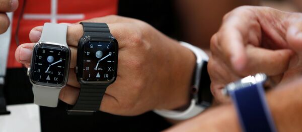 Đồng hồ thông minh Apple Watch Edition trong buổi giới thiệu ở California - Sputnik Việt Nam