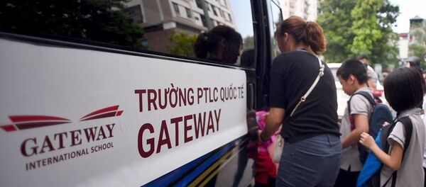 Xe đưa đón trường Gateway Xe đưa đón trường Gateway - Sputnik Việt Nam