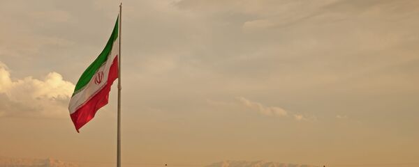 Cờ Iran trên nền thành phố - Sputnik Việt Nam