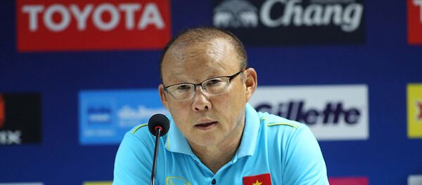 HLV Park Hang Seo họp báo sau trận đấu.  - Sputnik Việt Nam