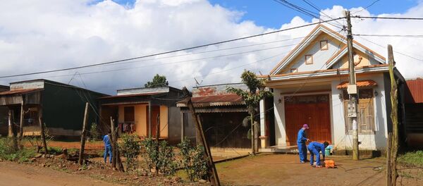 Đường dây điện bị sà xuống khiến 2 chị em tử vong - Sputnik Việt Nam