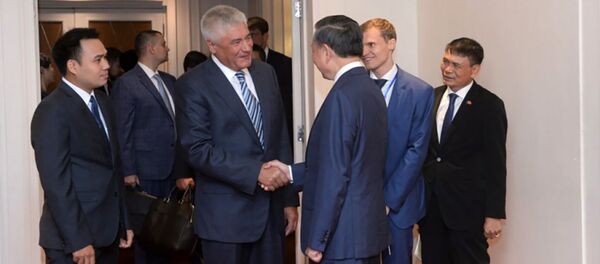 Bộ trưởng Bộ Nội vụ Nga Vladimir Kolokoltsev và Bộ trưởng Bộ Công an Việt Nam To Lam trong một cuộc họp Bộ trưởng Bộ Nội vụ Nga Vladimir Kolokoltsev và Bộ trưởng Bộ Công an Việt Nam To Lam trong một cuộc họp - Sputnik Việt Nam