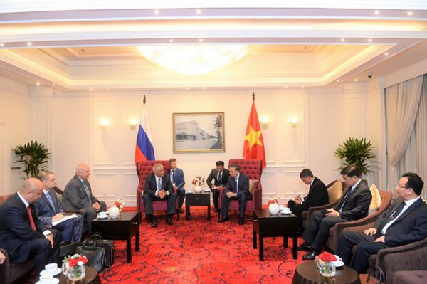 Hai ông Vladimir Kolokoltsev và Tô Lâm gặp nhau tại Hà Nội - Sputnik Việt Nam