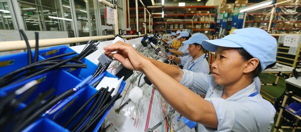 Sản xuất linh kiện điện điện tử tại công ty TNHH Minda (vốn đầu tư của Ấn Độ) cung cấp cho nhà máy của các Tập đoàn lớn tại Vĩnh Phúc như Toyota, Honda, Piaggio. Sản xuất linh kiện điện điện tử tại công ty TNHH Minda (vốn đầu tư của Ấn Độ) cung cấp cho nhà máy của các Tập đoàn lớn tại Vĩnh Phúc như Toyota, Honda, Piaggio. - Sputnik Việt Nam