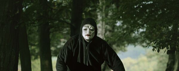 Маньяк в лесу Маньяк в лесу - Sputnik Việt Nam