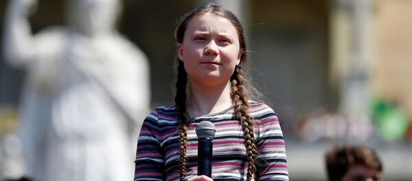 Nhà hoạt động môi trường người Thụy Điển Greta Thunberg tại quảng trường Piazza del Popolo ở Rome, Ý - Sputnik Việt Nam