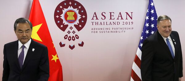 Vương Nghị và Mike Pompeo  - Sputnik Việt Nam
