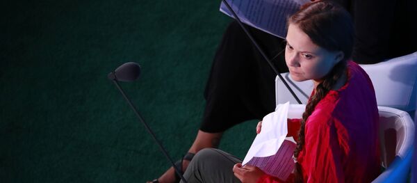 Bài phát biểu tại phiên họp Đại hội đồng Liên Hợp Quốc, nhà hoạt động xã hội 16 tuổi từ Thụy Điển là Greta Tunberg - Sputnik Việt Nam