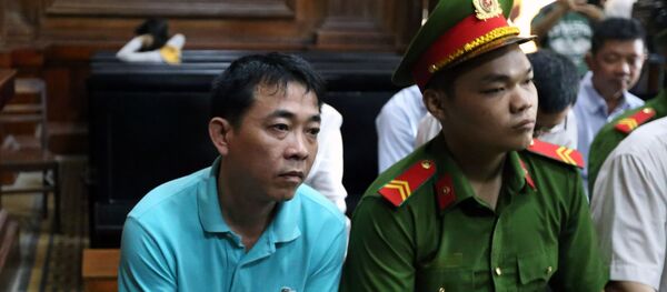 Bị cáo Nguyễn Minh Hùng, Chủ tịch Hội đồng quản trị kiêm Tổng giám đốc Công ty VN Pharma tại phiên tòa ngày 25/9/2019.  - Sputnik Việt Nam