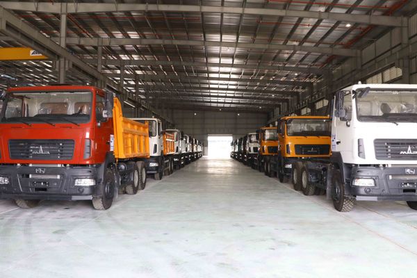 Tại Việt Nam khai trương nhà máy lắp ráp xe tải được xây dựng theo thuật phong thủy - Sputnik Việt Nam