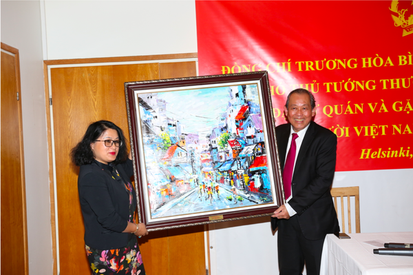 Phó Thủ tướng Thường trực Chính phủ đã đến thăm Đại sứ quán Việt Nam tại Phần Lan Phó Thủ tướng Thường trực Chính phủ đã đến thăm Đại sứ quán Việt Nam tại Phần Lan - Sputnik Việt Nam