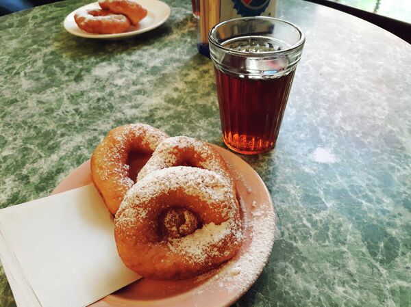 Du lịch thăm quá khứ Liên Xô: Quán bánh nướng, căn hộ tập thể và Đội Thiếu niên Tiền phong - Sputnik Việt Nam