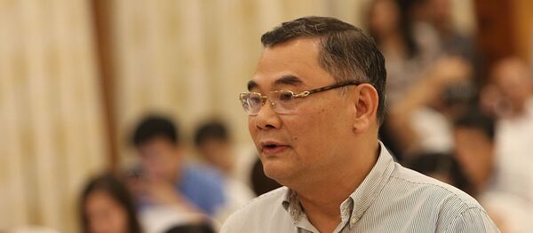 Thiếu tướng Tô Ân Xô, Chánh văn phòng Bộ Công an trả lời câu hỏi của phóng viên.  - Sputnik Việt Nam