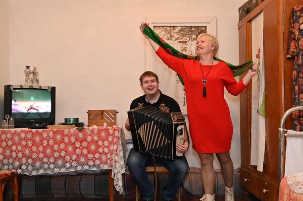 Du lịch thăm quá khứ Liên Xô: Quán bánh nướng, căn hộ tập thể và Đội Thiếu niên Tiền phong - Sputnik Việt Nam