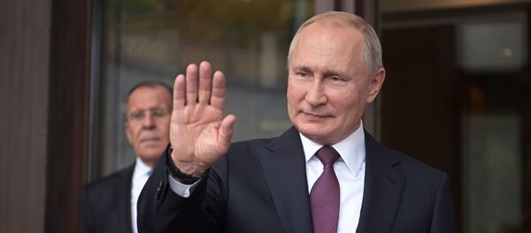 Tổng thống Nga Vladimir Putin tại phiên họp toàn thể của cuộc họp lần thứ 16 của Câu lạc bộ thảo luận quốc tế Valdai ở Sochi - Sputnik Việt Nam