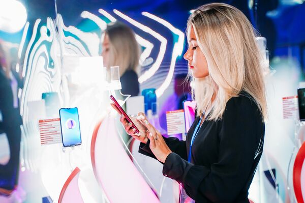 Đối thủ từ Việt Nam: liệu smartphone Vsmart có thể làm giảm doanh số bán hàng của Xiaomi tại Nga? - Sputnik Việt Nam