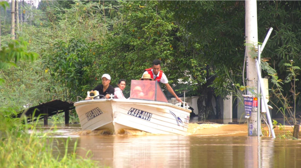 Lũ lớn nhất trong 10 năm ở Bình Phước Lũ lớn nhất trong 10 năm ở Bình Phước - Sputnik Việt Nam