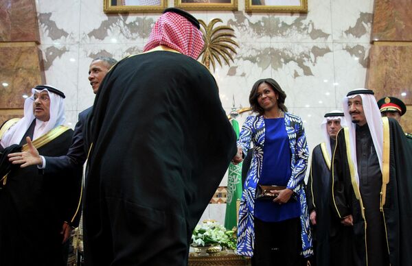 Tiết chế hay cầu kỳ: bí quyết chọn trang phục của các bà đệ nhất phu nhân Tiết chế hay cầu kỳ: bí quyết chọn trang phục của các bà đệ nhất phu nhân - Sputnik Việt Nam