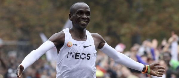 Vận động viên Eliud Kipchoge. - Sputnik Việt Nam