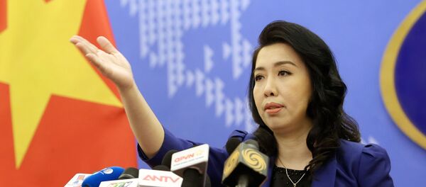 Người phát ngôn Bộ Ngoại giao Lê Thị Thu Hằng trả lời câu hỏi của phóng viên các cơ quan báo chí trong nước và quốc tế.  - Sputnik Việt Nam