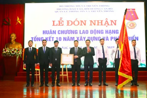 Trường đào tạo cán bộ của Bộ TT&TT cần có một cách tiếp cận mới, một triết lý đào tạo mới của thời 4.0 Trường đào tạo cán bộ của Bộ TT&TT cần có một cách tiếp cận mới, một triết lý đào tạo mới của thời 4.0 - Sputnik Việt Nam