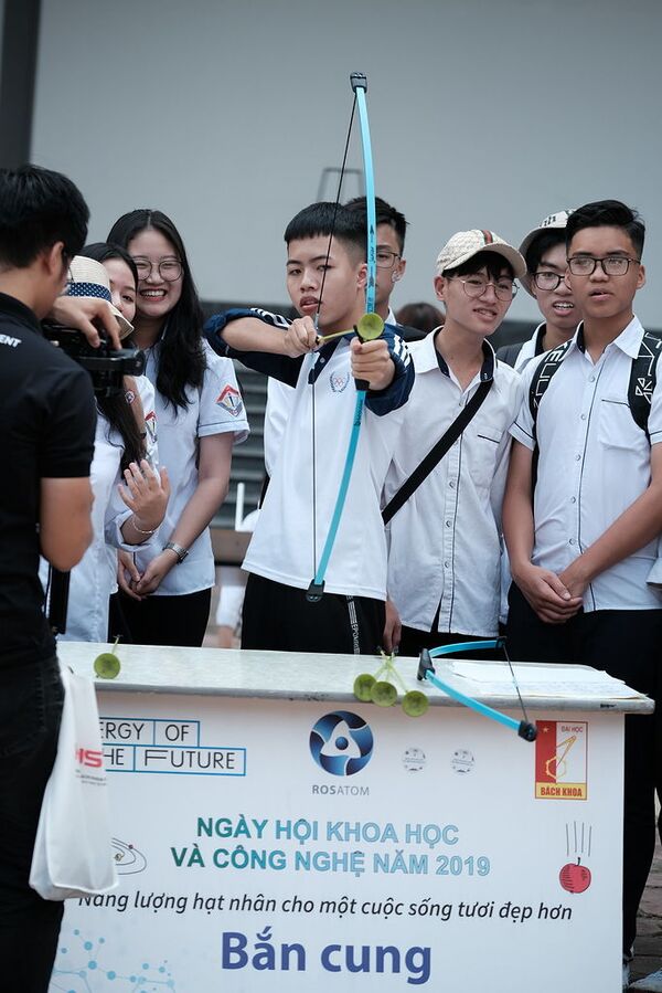 Hơn một ngàn người tham dự Ngày hội Khoa học và Công nghệ tại Hà Nội Hơn một ngàn người tham dự Ngày hội Khoa học và Công nghệ tại Hà Nội - Sputnik Việt Nam