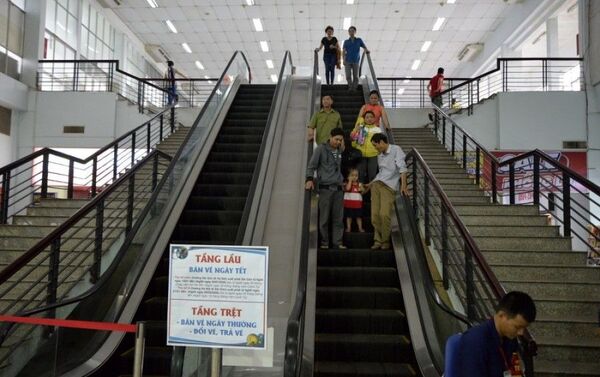 Người dân Việt Nam mua hết vé tết vào ngày đầu bán vé - Sputnik Việt Nam