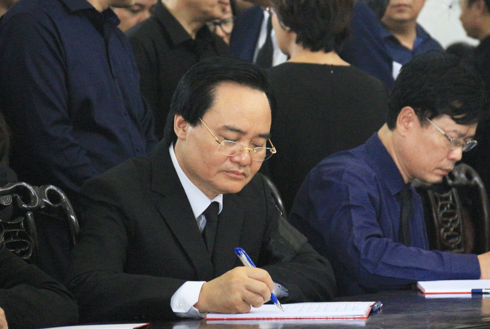 Bộ trưởng Phùng Xuân Nhạ: “Đồng chí Lê Hải An mất đi là tổn thất to lớn đối với ngành giáo dục“ Bộ trưởng Phùng Xuân Nhạ: “Đồng chí Lê Hải An mất đi là tổn thất to lớn đối với ngành giáo dục“ - Sputnik Việt Nam