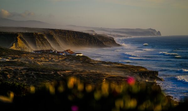 Bờ biển thị trấn Ericeira, Bồ Đào Nha - Sputnik Việt Nam