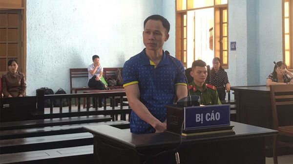 Gia Lai: thầy giáo Yêu râu xanh bị tuyên 8,5 năm tù Gia Lai: thầy giáo Yêu râu xanh bị tuyên 8,5 năm tù - Sputnik Việt Nam