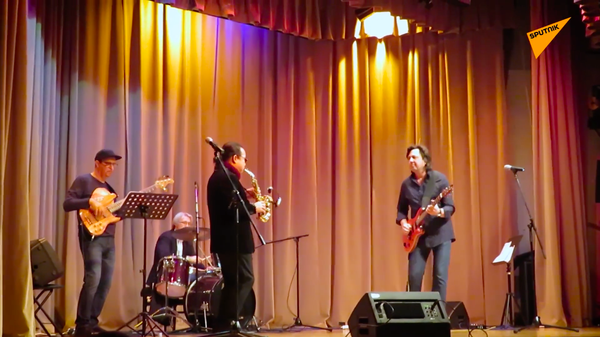 Khi âm nhạc của nước Việt Nam mới bay bổng trong mùa thu Nga Khi âm nhạc của nước Việt Nam mới bay bổng trong mùa thu Nga - Sputnik Việt Nam