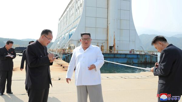 Chủ tịch CHDCND Triều Tiên Kim Jong-un đi thăm khu nghỉ dưỡng Diamond Mountain ở Bắc Triều Tiên từ hôm 23/10 - Sputnik Việt Nam