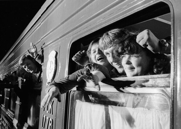 Ý kiến đề xuất phục hồi lại đoàn thanh niên Komsomol ở Nga Ý kiến đề xuất phục hồi lại đoàn thanh niên Komsomol ở Nga - Sputnik Việt Nam