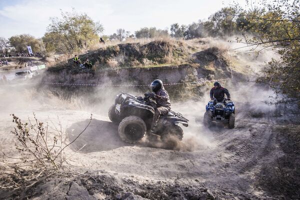 Cuộc đua xe địa hình off-road ở Kyrgyzstan - Sputnik Việt Nam